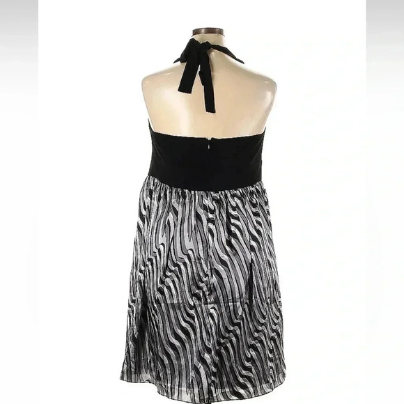London Times Black Grey Halter Cocktail Dress Sweetheart Neckline Plus Size 14W - Picture 2 of 2